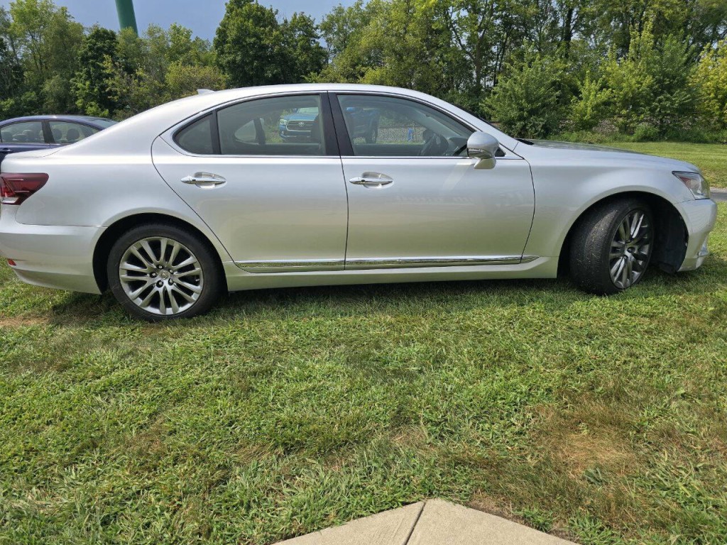 2014 Lexus LS 460 Image 7