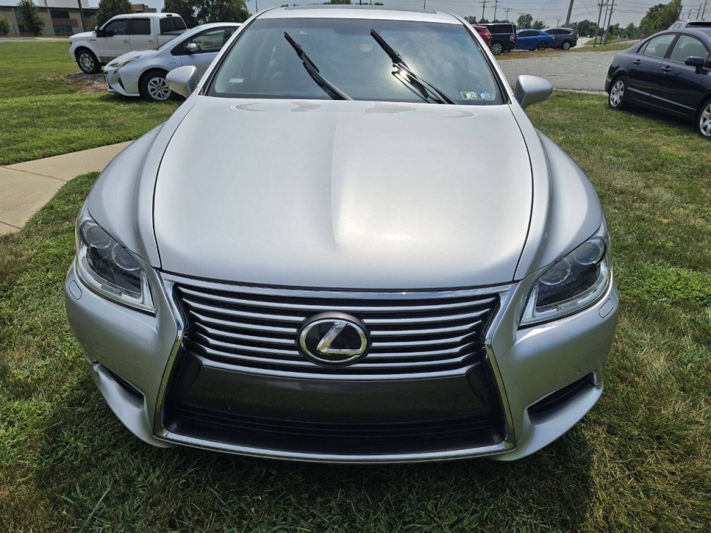 2014 Lexus LS 460 Image 8