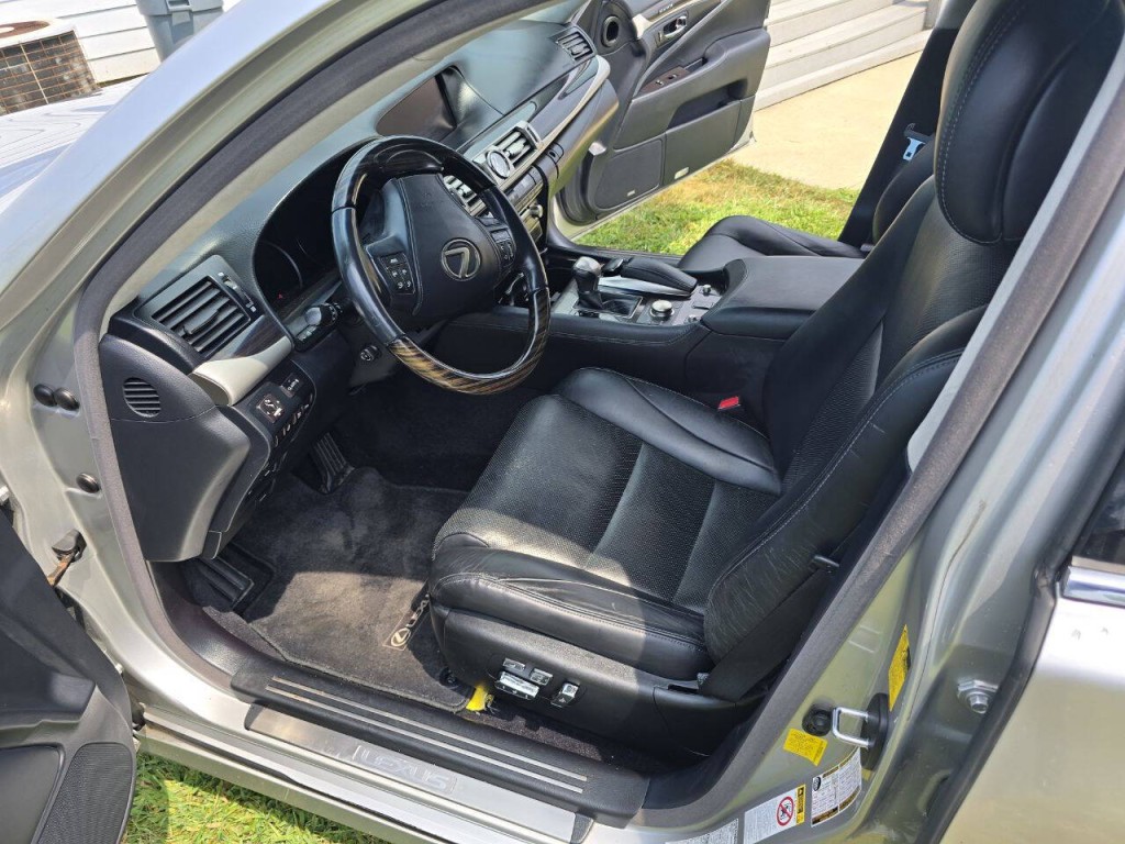 2014 Lexus LS 460 Image 14