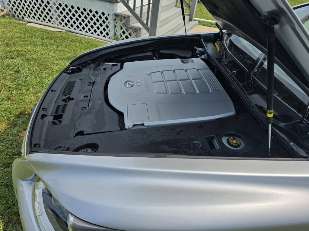 2014 Lexus LS 460 Image 16