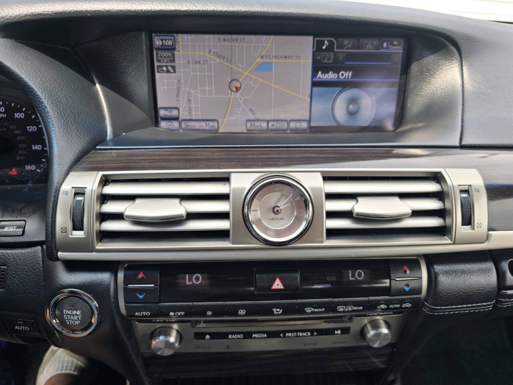 2014 Lexus LS 460 Image 22