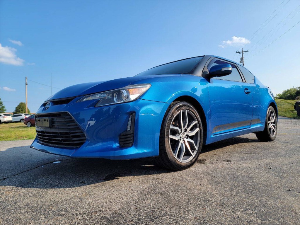 2015 Scion tC Image 3