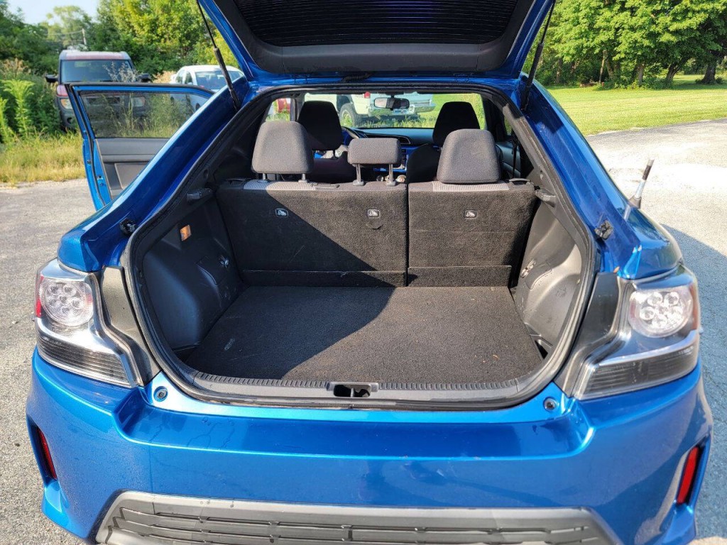 2015 Scion tC Image 13