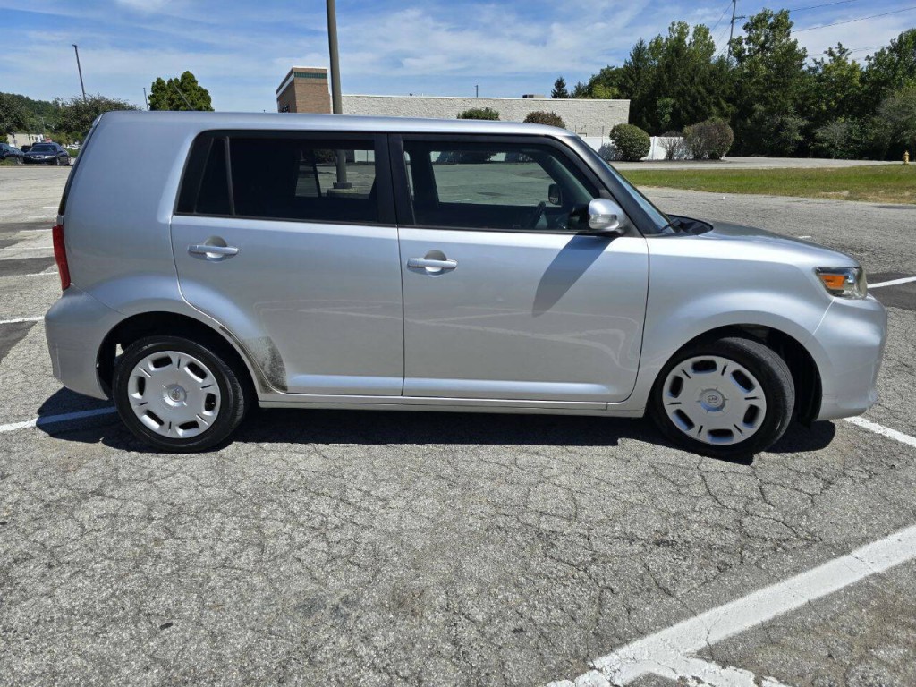 2011 Scion xB Image 3