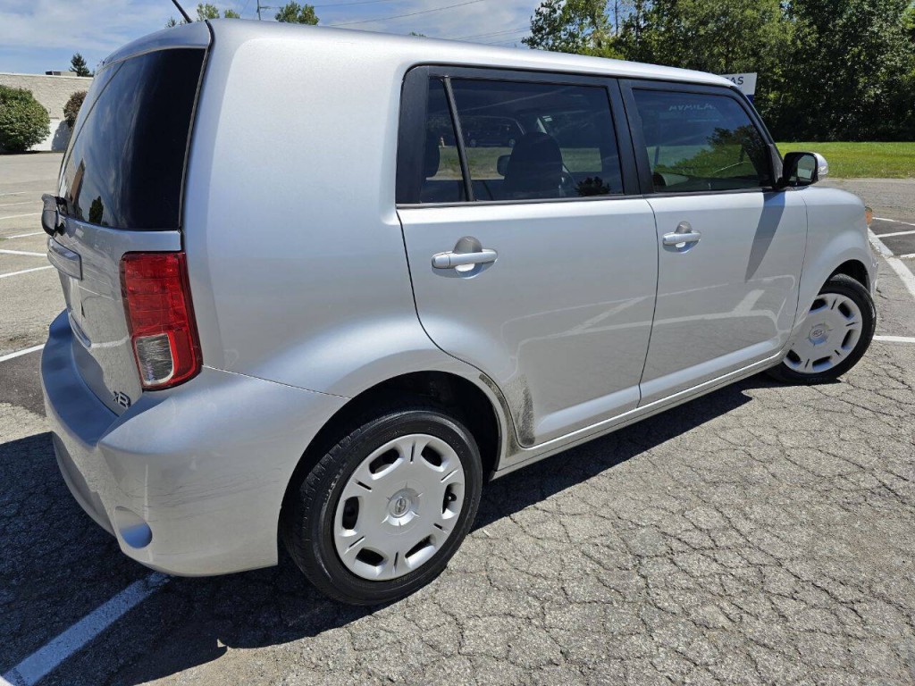 2011 Scion xB Image 4