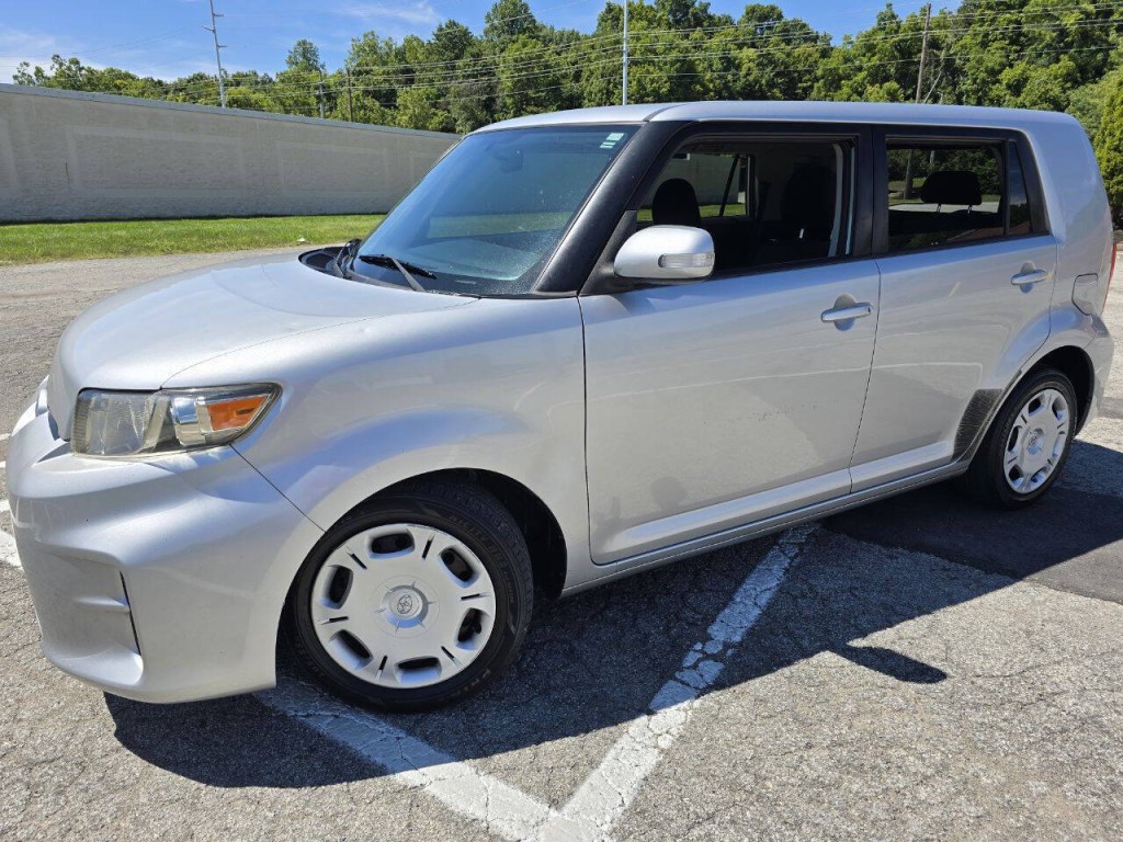 2011 Scion xB Image 10