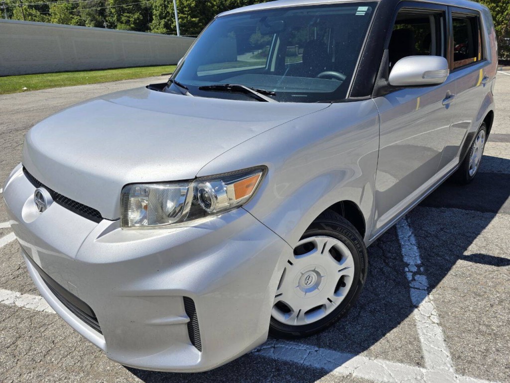 2011 Scion xB Image 11