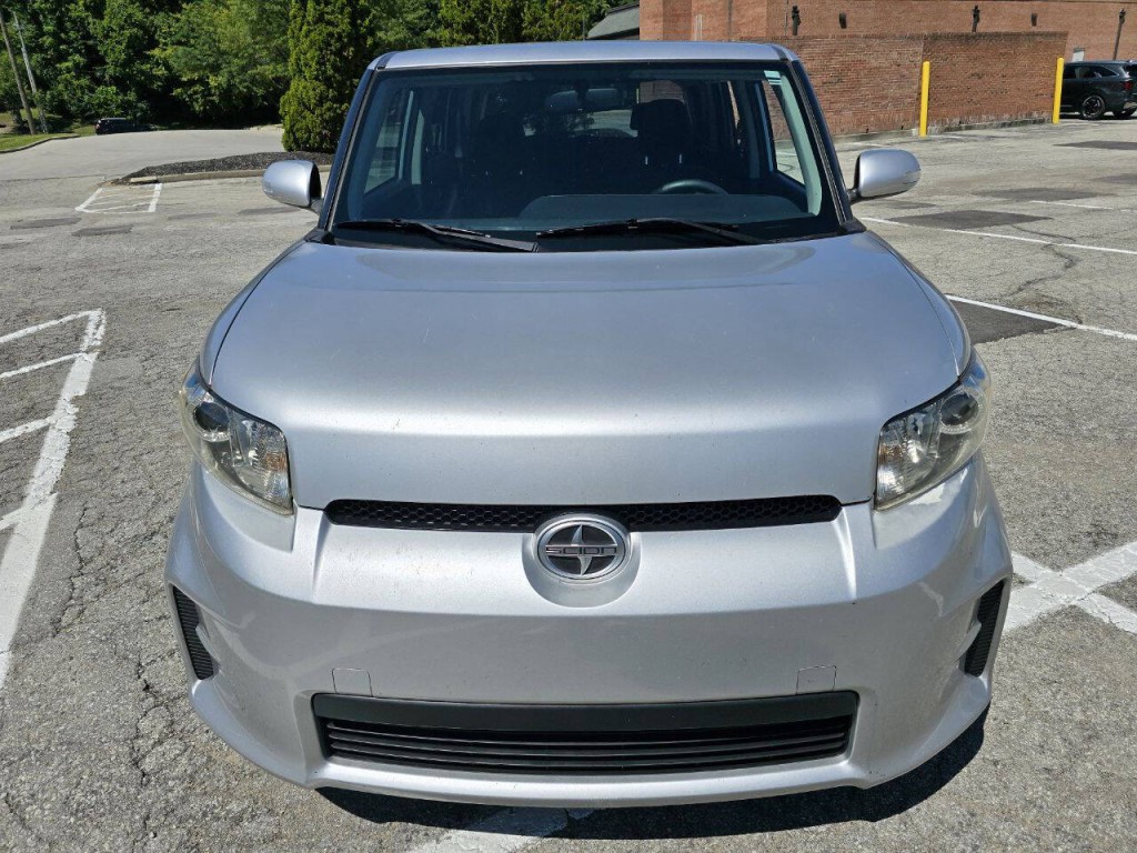 2011 Scion xB Image 12