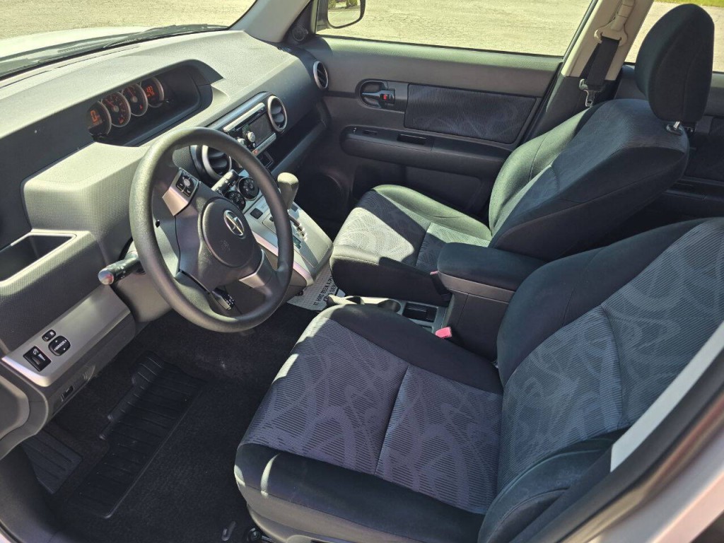 2011 Scion xB Image 17