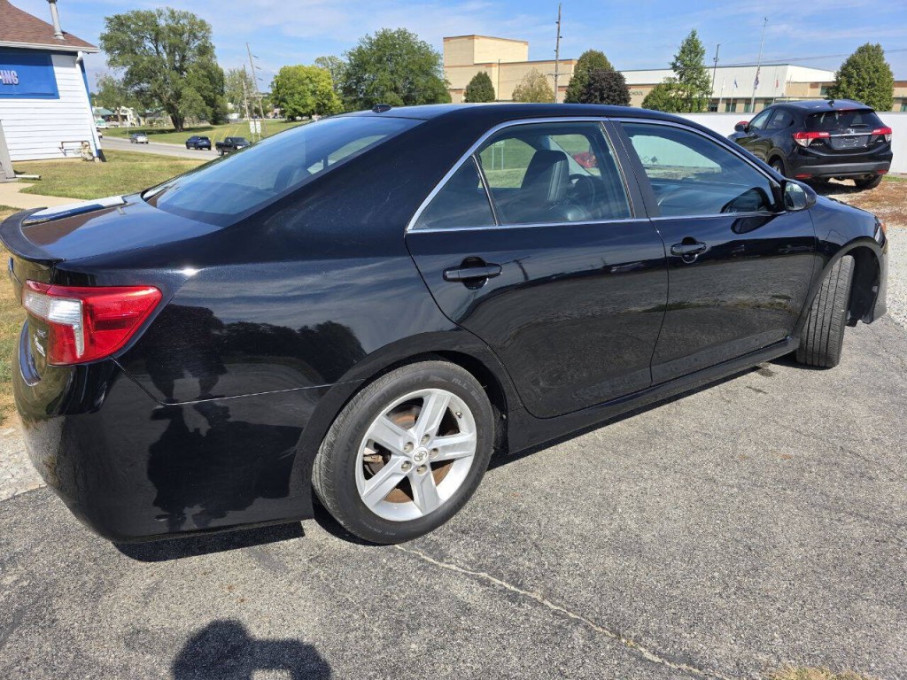 2012 Toyota Camry Image 4