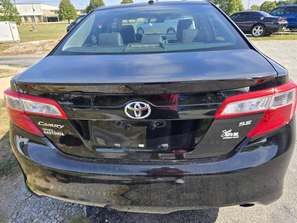 2012 Toyota Camry Image 6
