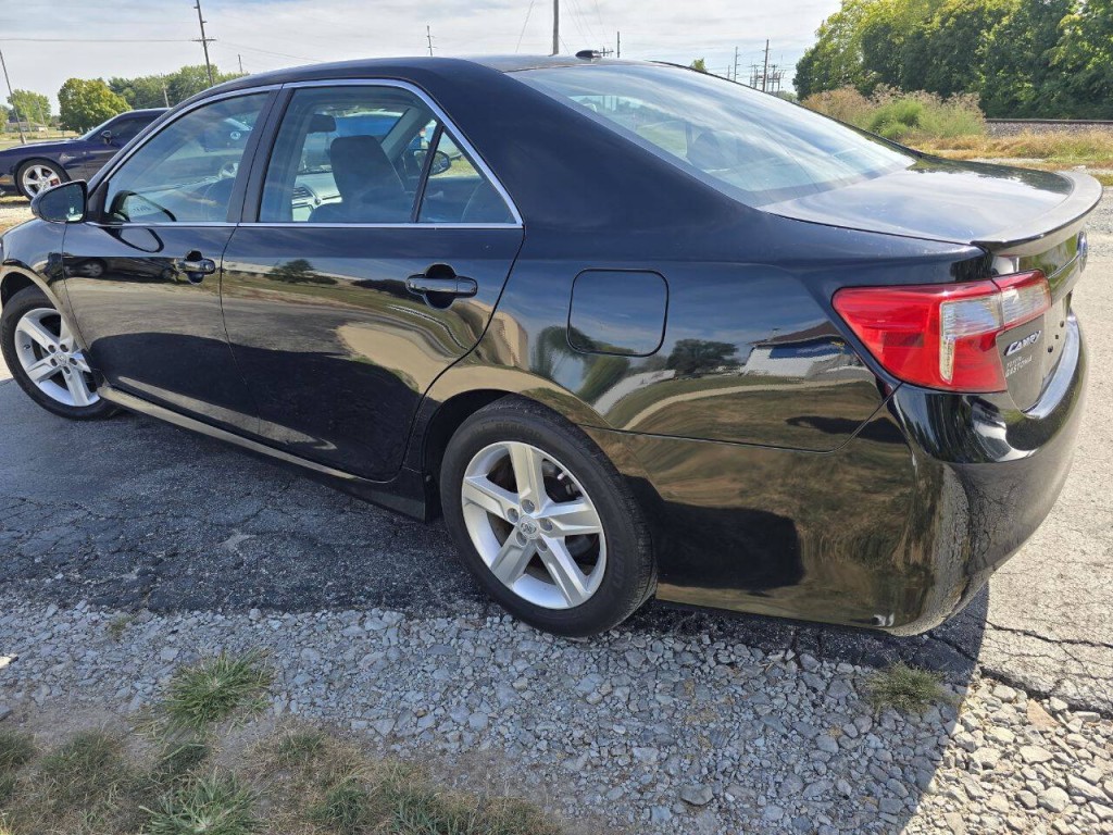 2012 Toyota Camry Image 8