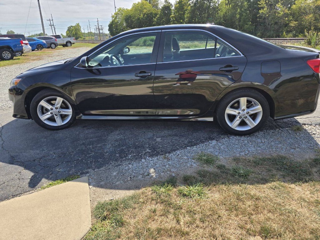 2012 Toyota Camry Image 9