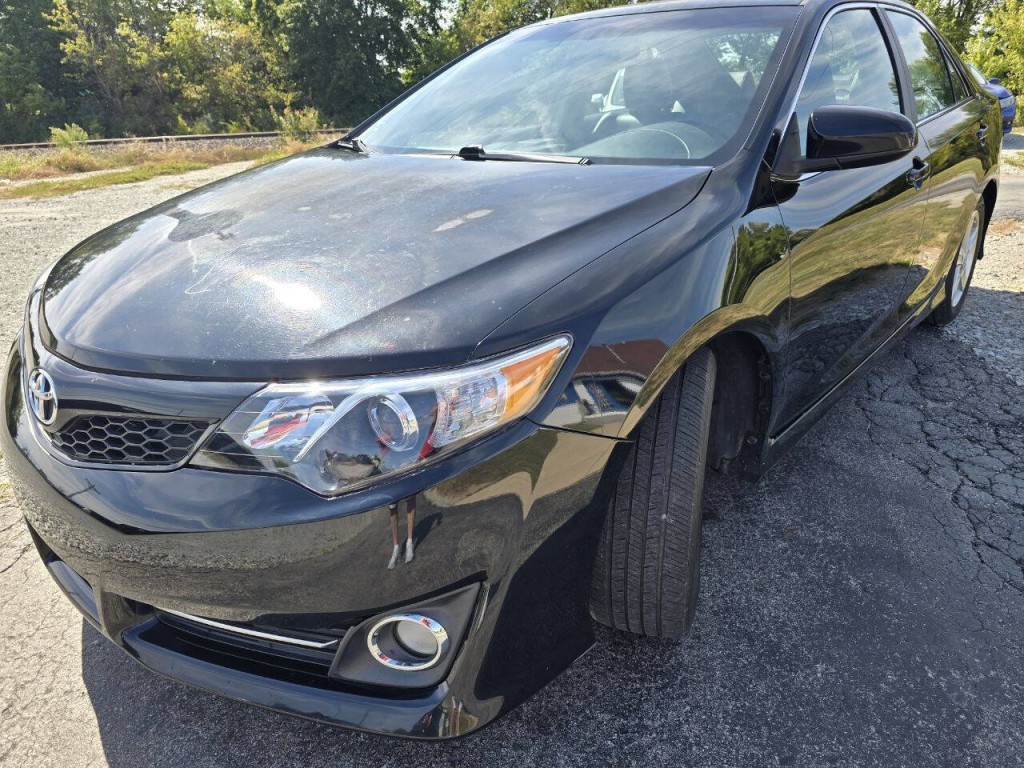 2012 Toyota Camry Image 11