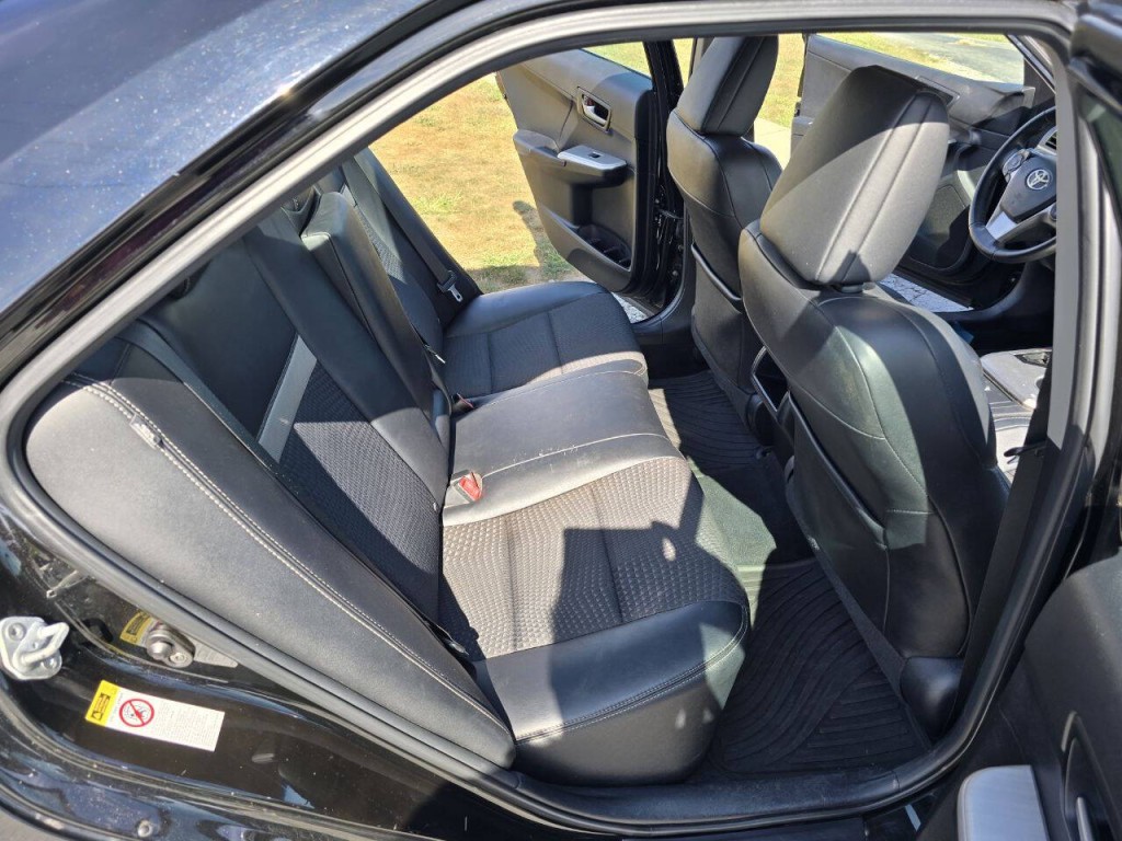 2012 Toyota Camry Image 15