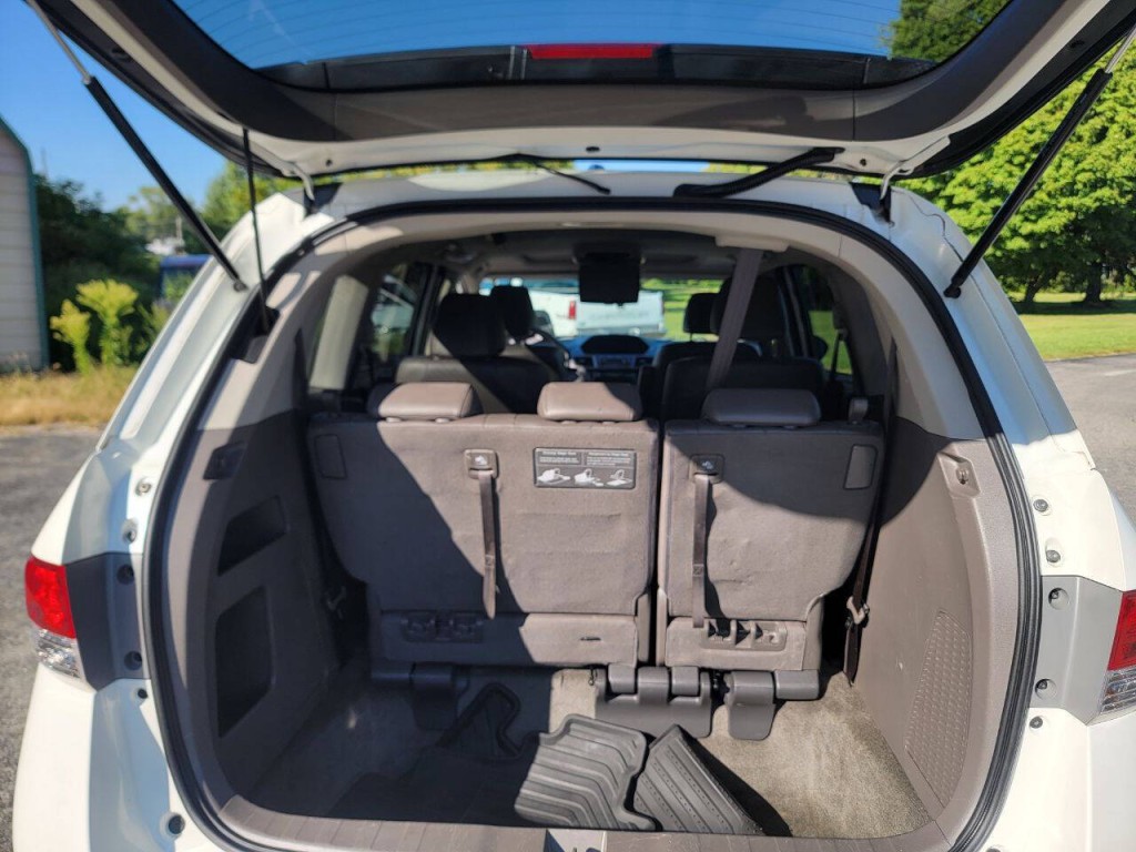 2014 Honda Odyssey Image 16