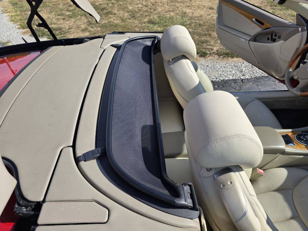 2006 Mercedes-Benz SL-Class Image 18