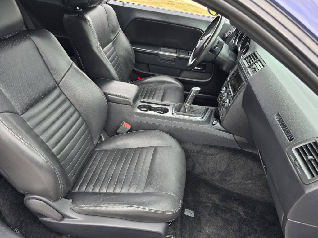 2013 Dodge Challenger Image 14