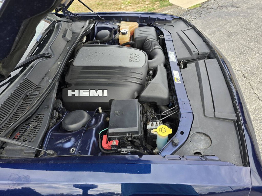 2013 Dodge Challenger Image 22