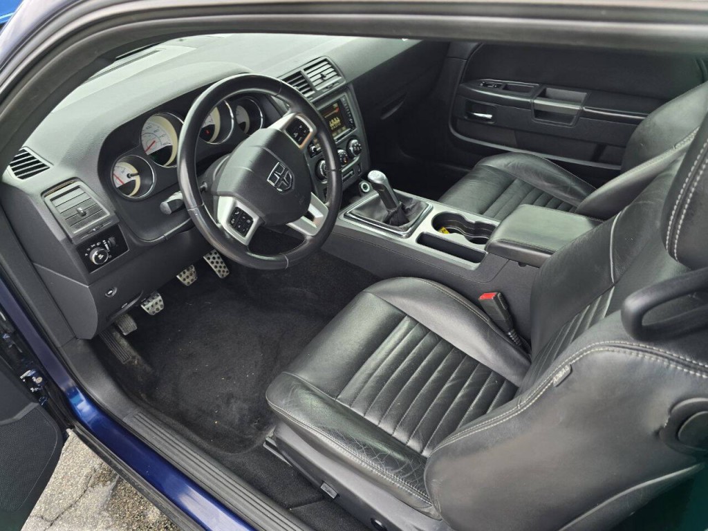 2013 Dodge Challenger Image 16