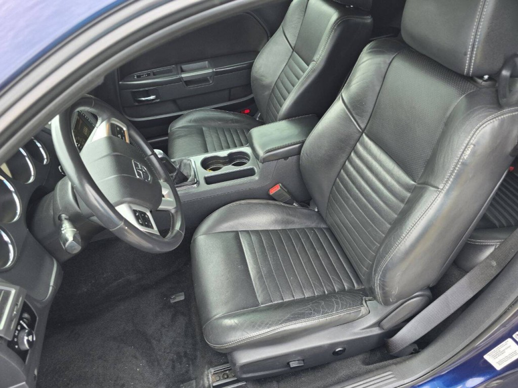 2013 Dodge Challenger Image 17