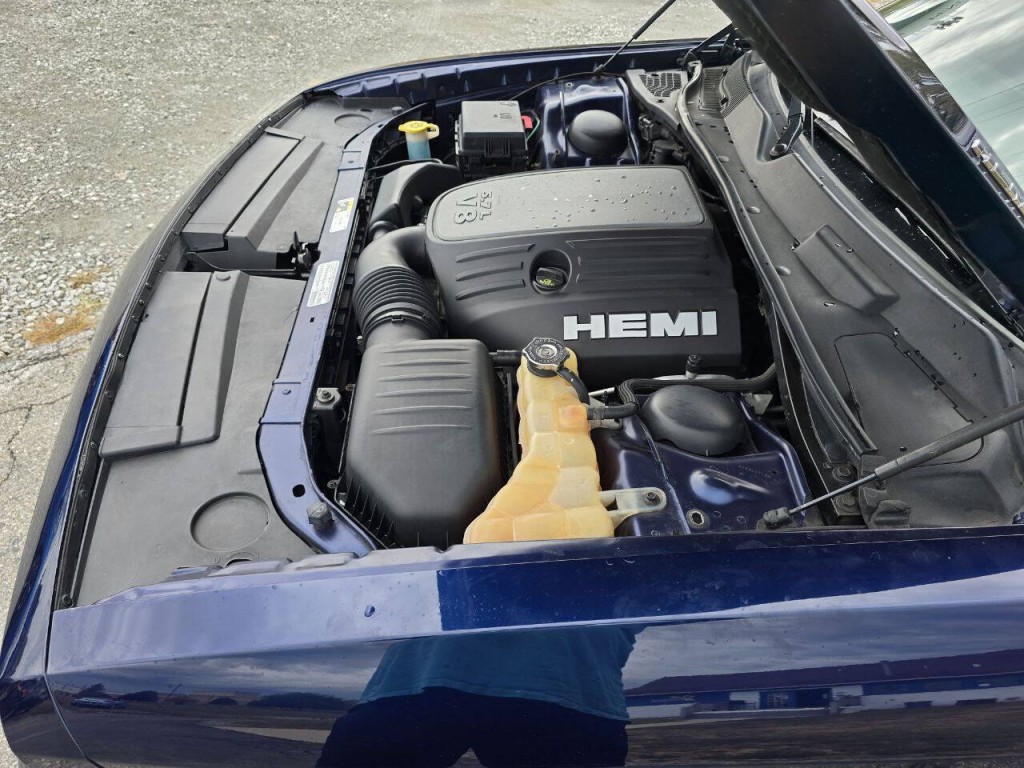 2013 Dodge Challenger Image 20