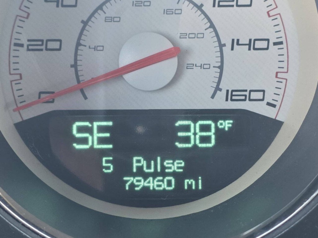 2013 Dodge Challenger Image 24