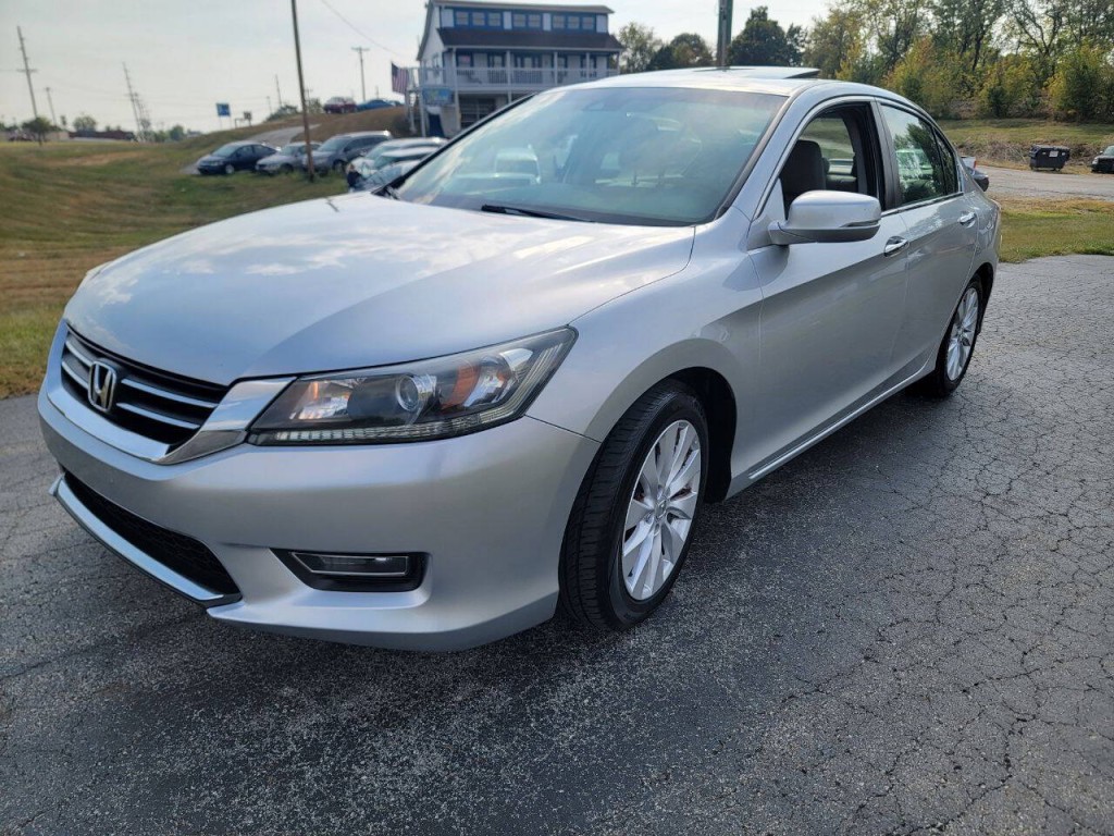 2013 Honda Accord Image 2