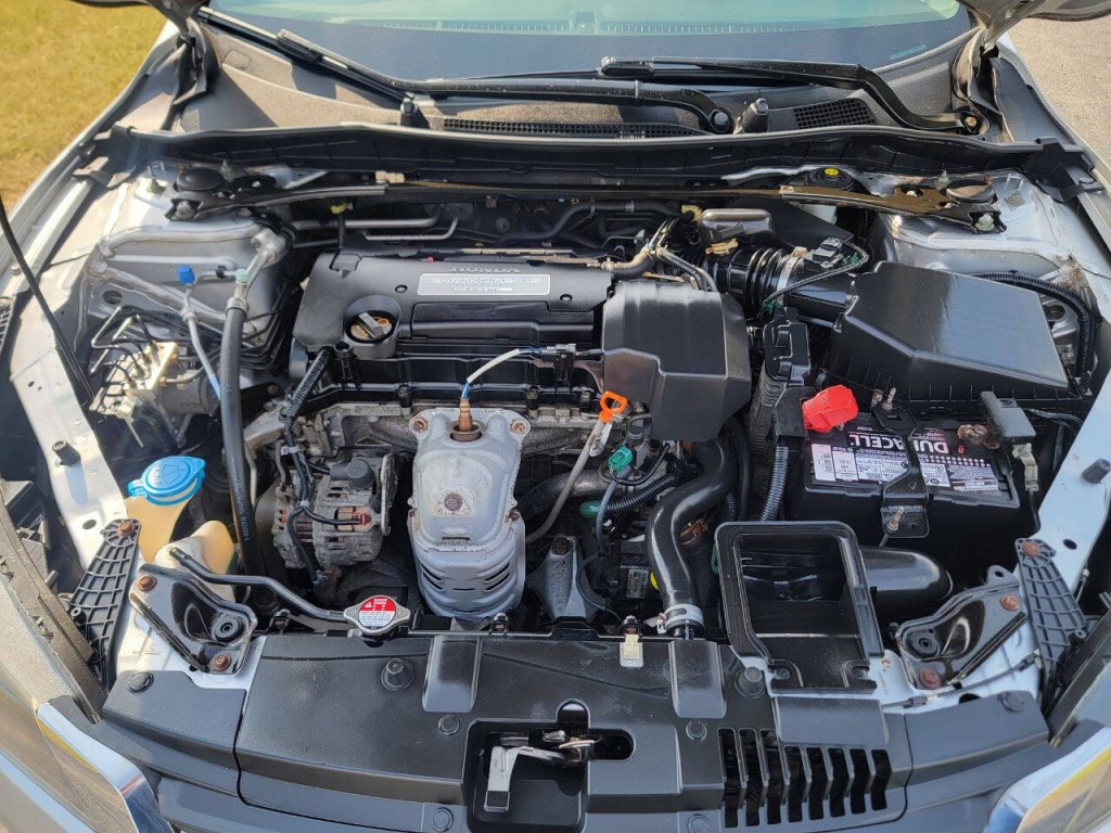 2013 Honda Accord Image 17