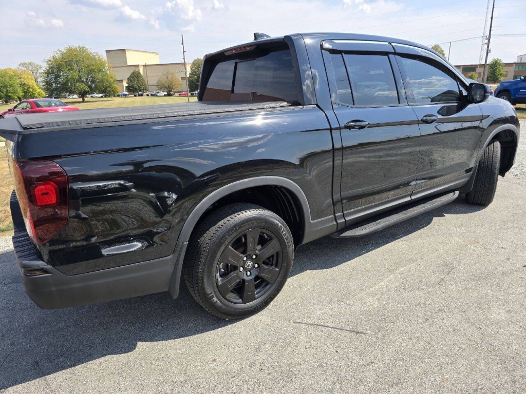2017 Honda Ridgeline Image 4