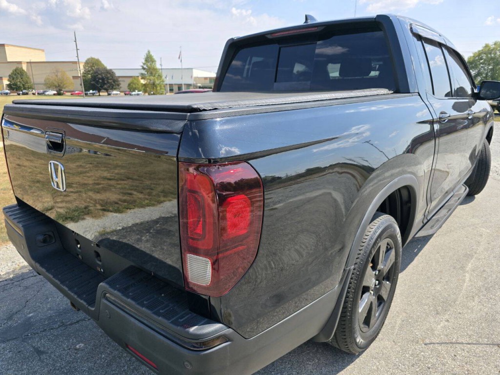 2017 Honda Ridgeline Image 5
