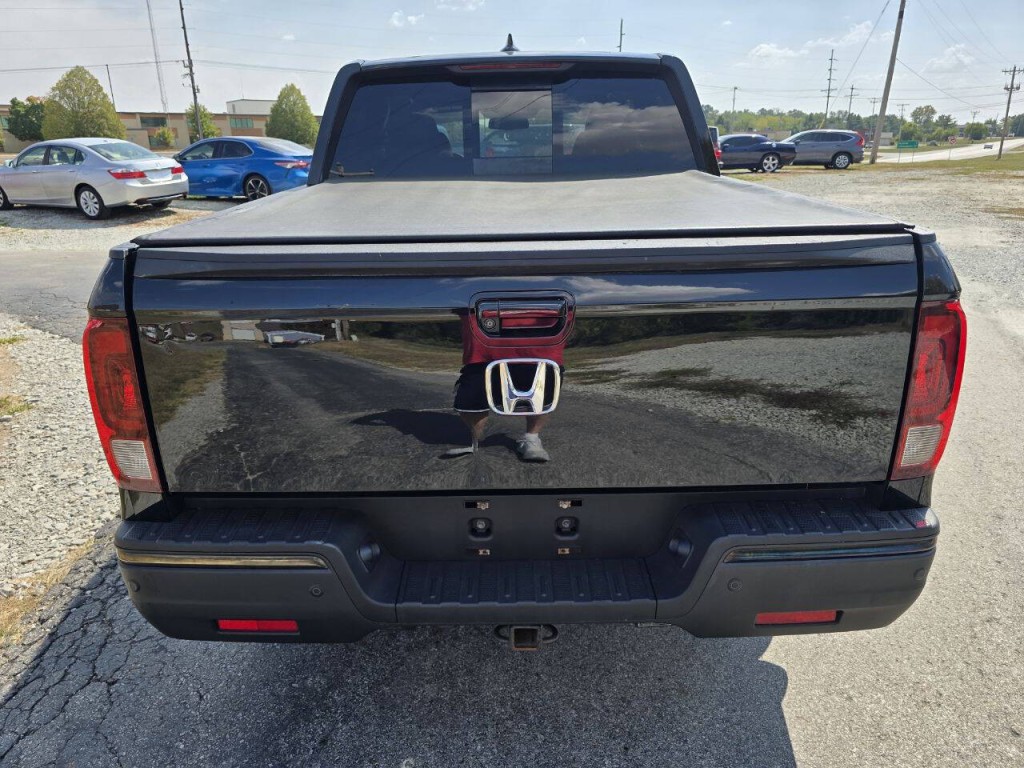2017 Honda Ridgeline Image 7