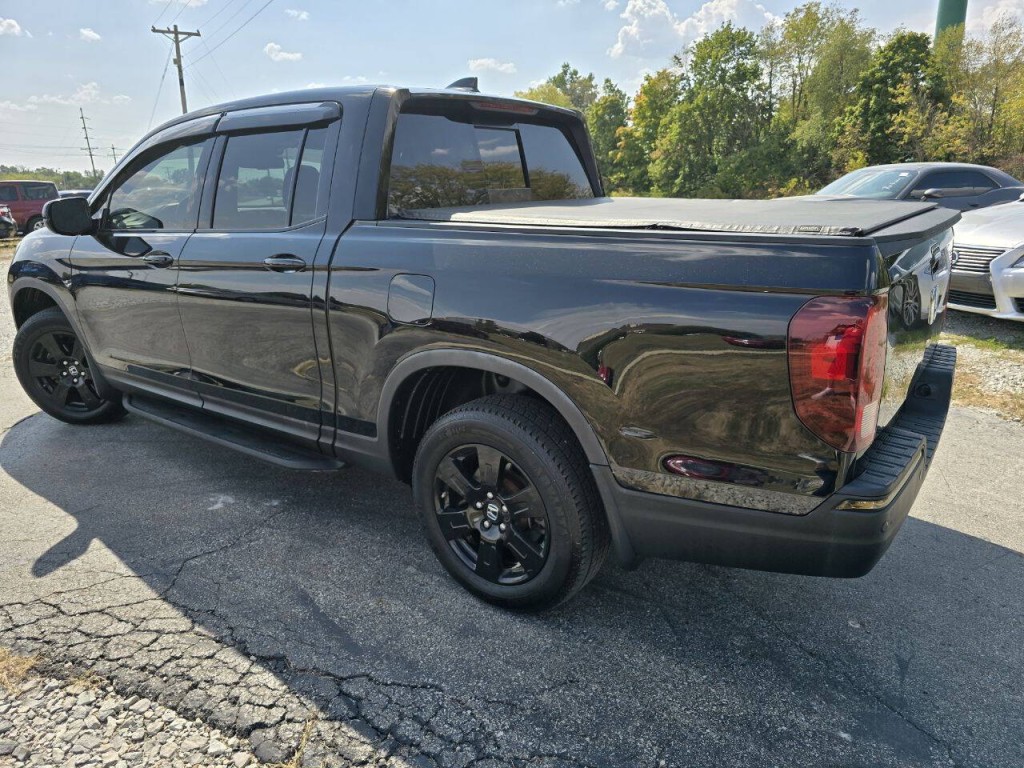 2017 Honda Ridgeline Image 9