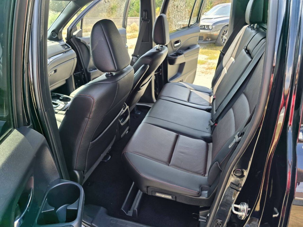 2017 Honda Ridgeline Image 18