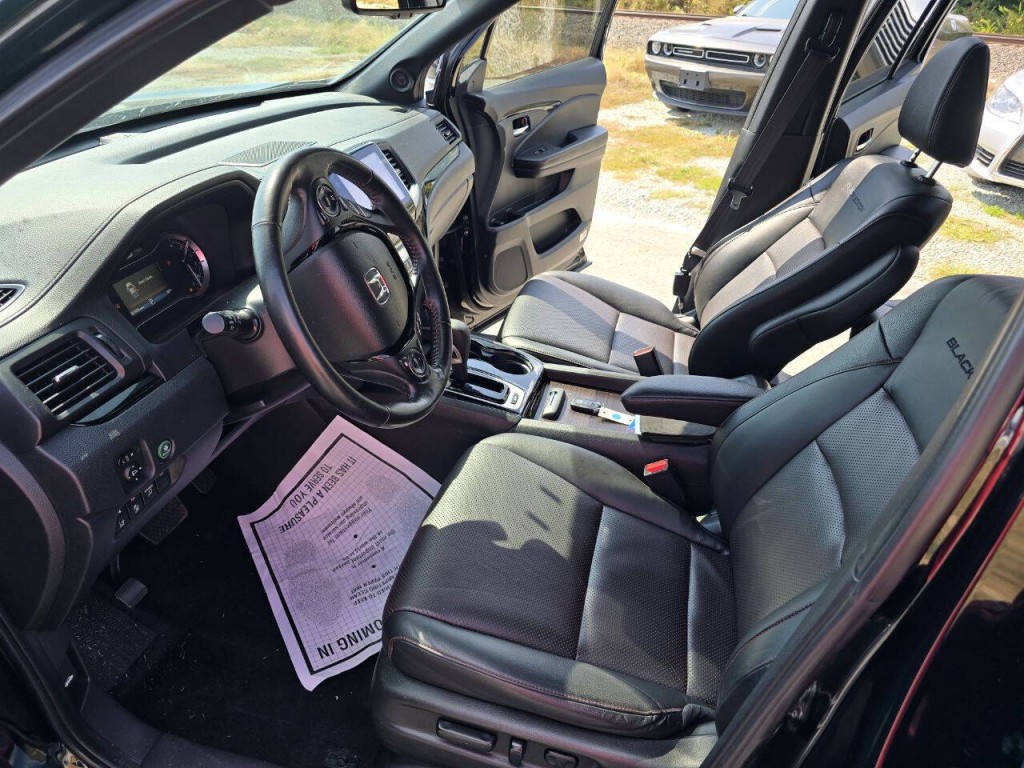 2017 Honda Ridgeline Image 19