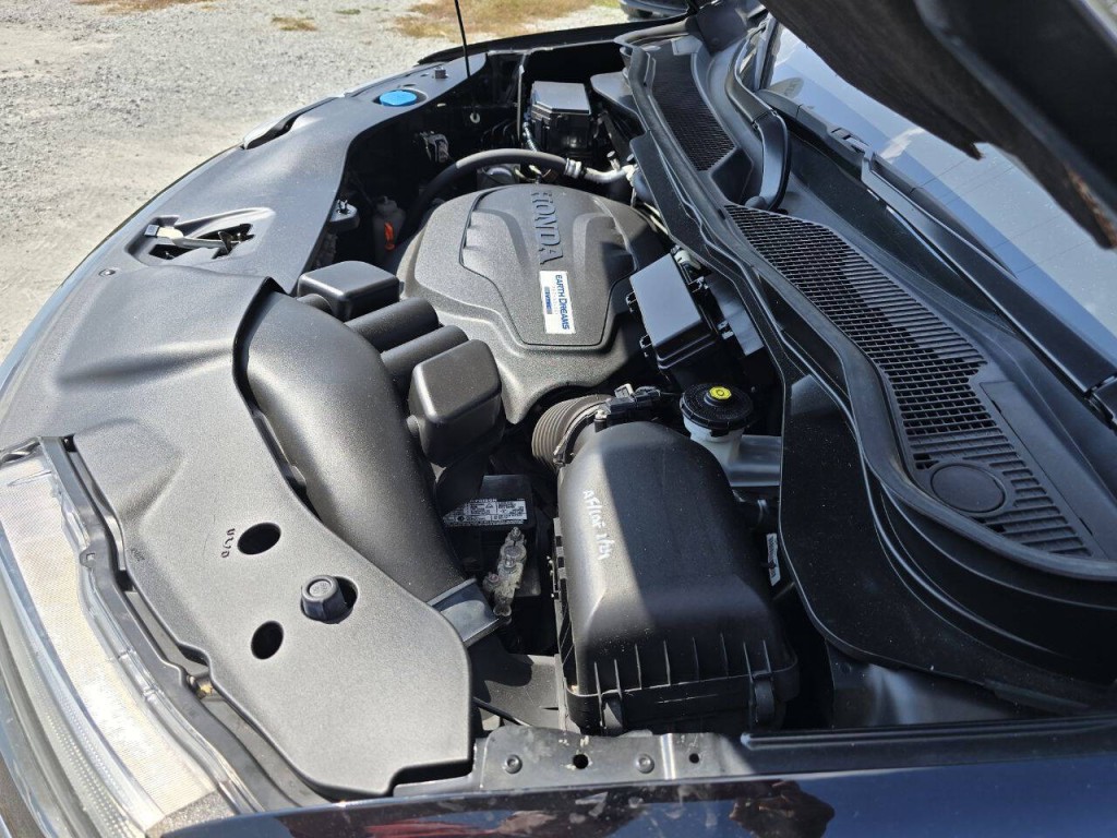 2017 Honda Ridgeline Image 21