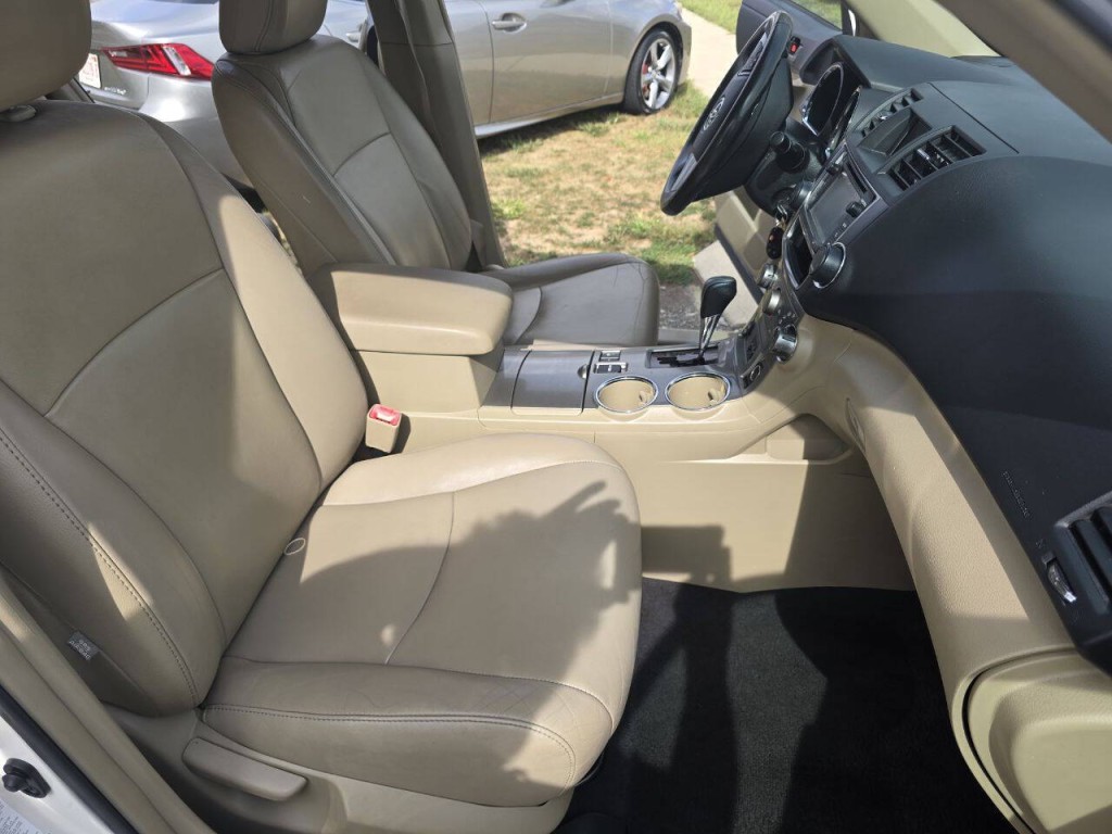 2013 Toyota Highlander Image 15