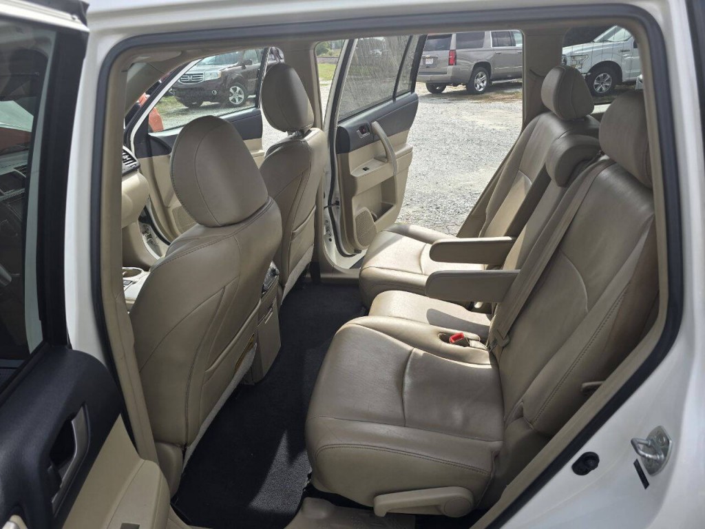 2013 Toyota Highlander Image 18