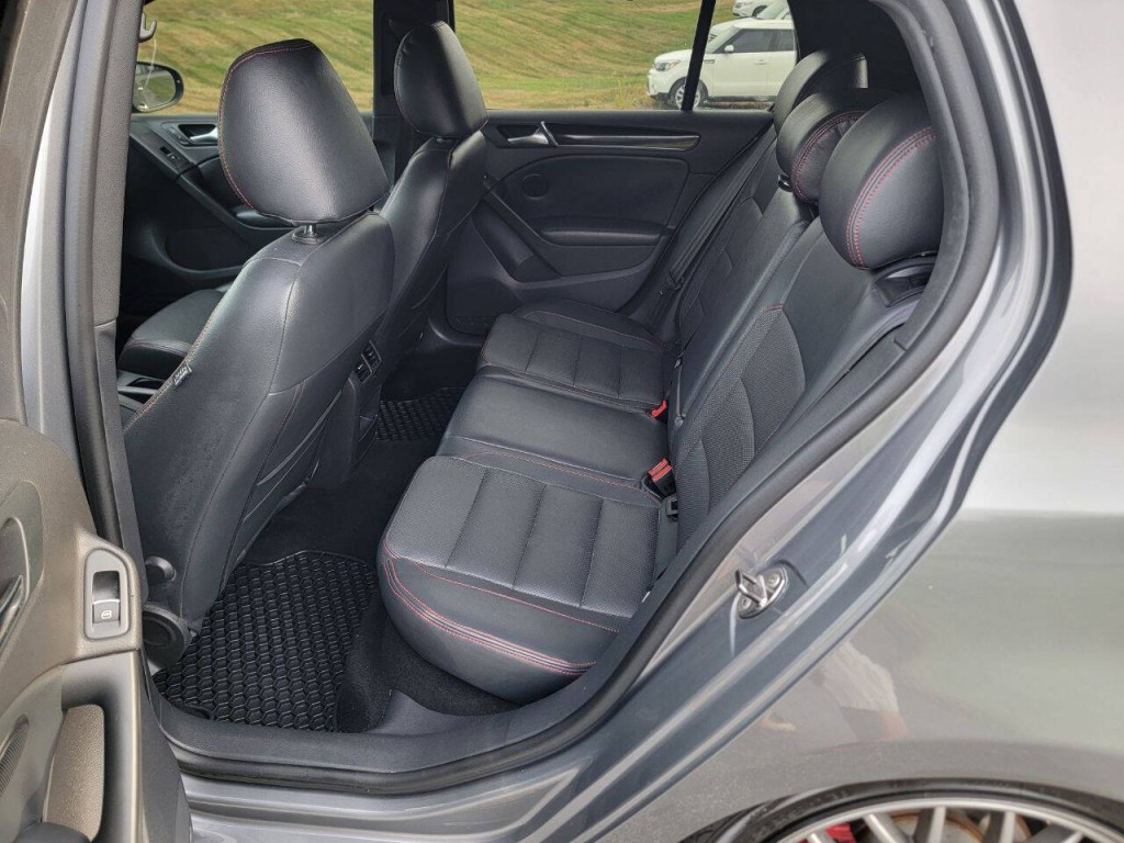 2012 Volkswagen GTI Image 13