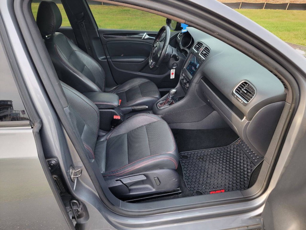 2012 Volkswagen GTI Image 16