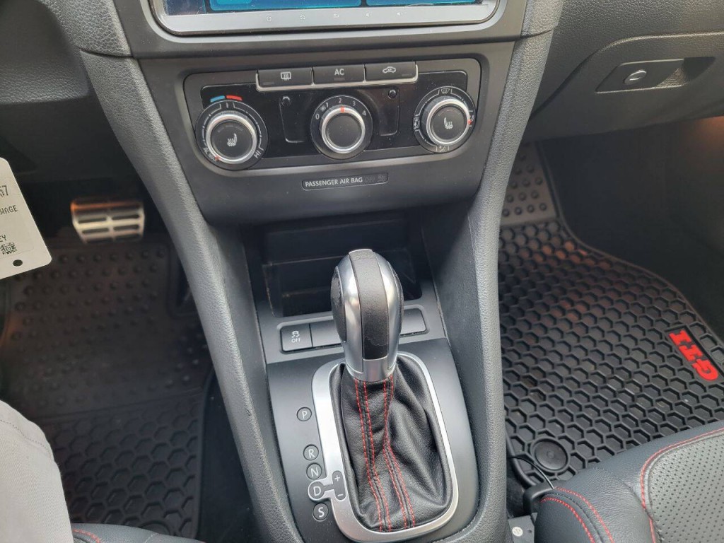 2012 Volkswagen GTI Image 21