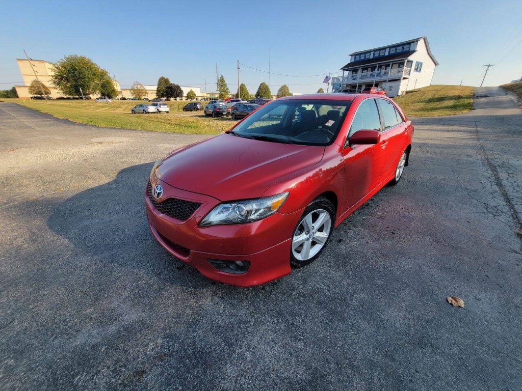 2010 Toyota Camry Image 2