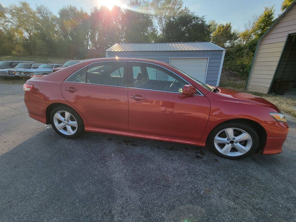 2010 Toyota Camry Image 6