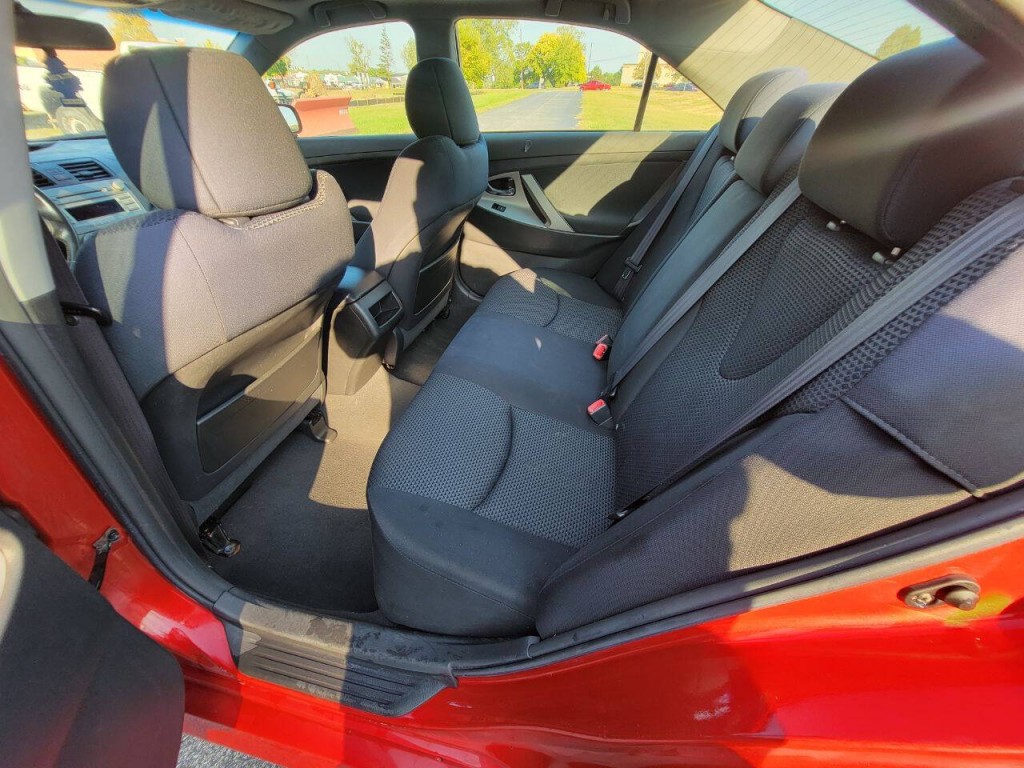 2010 Toyota Camry Image 12