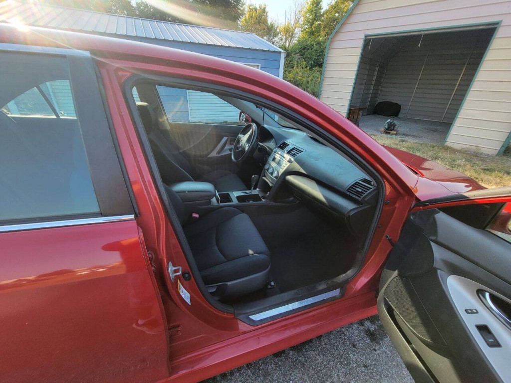 2010 Toyota Camry Image 14