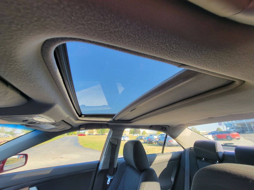 2010 Toyota Camry Image 15