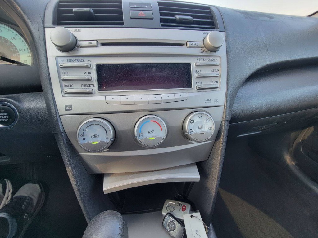 2010 Toyota Camry Image 16