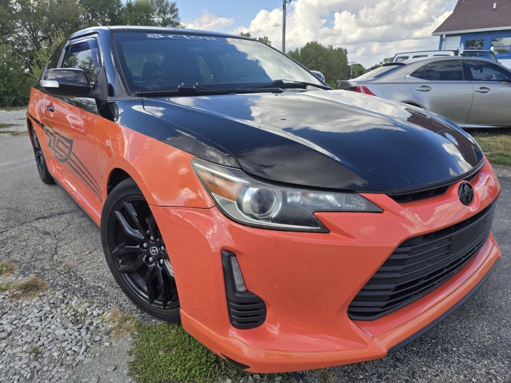 2015 Scion tC Image 2