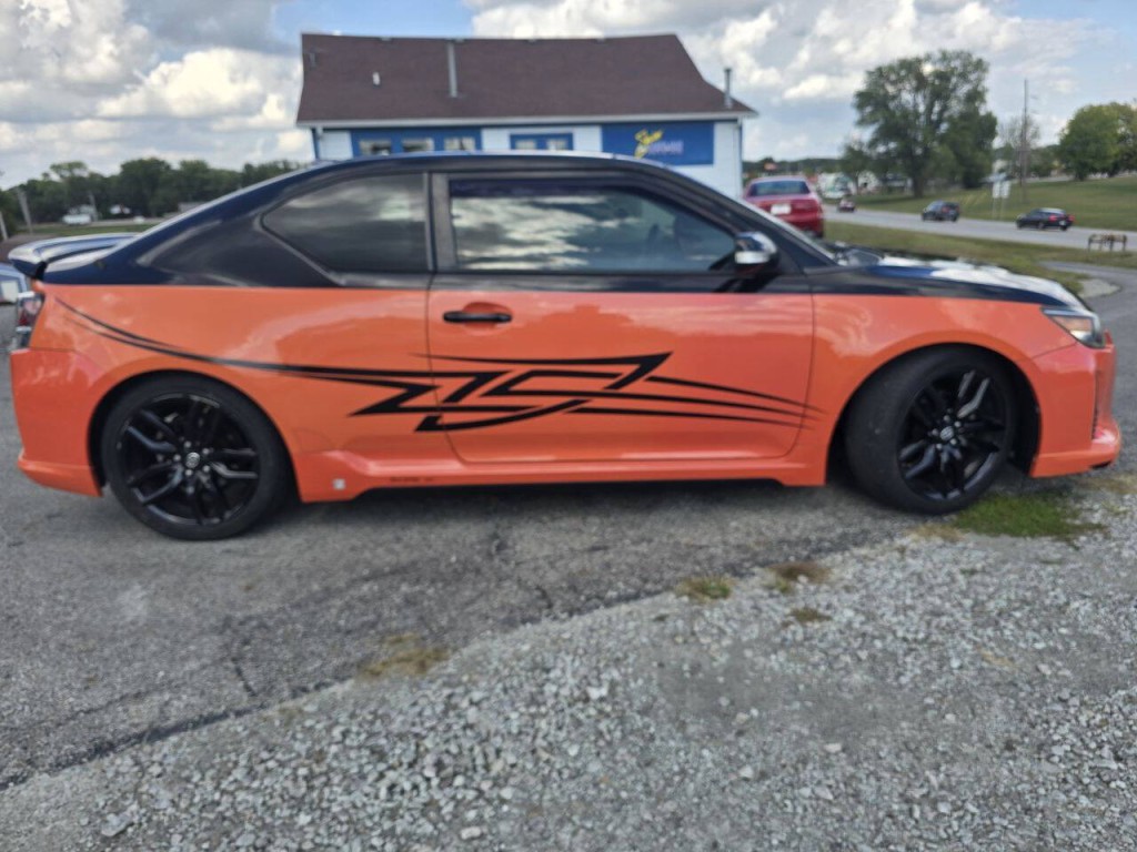 2015 Scion tC Image 3