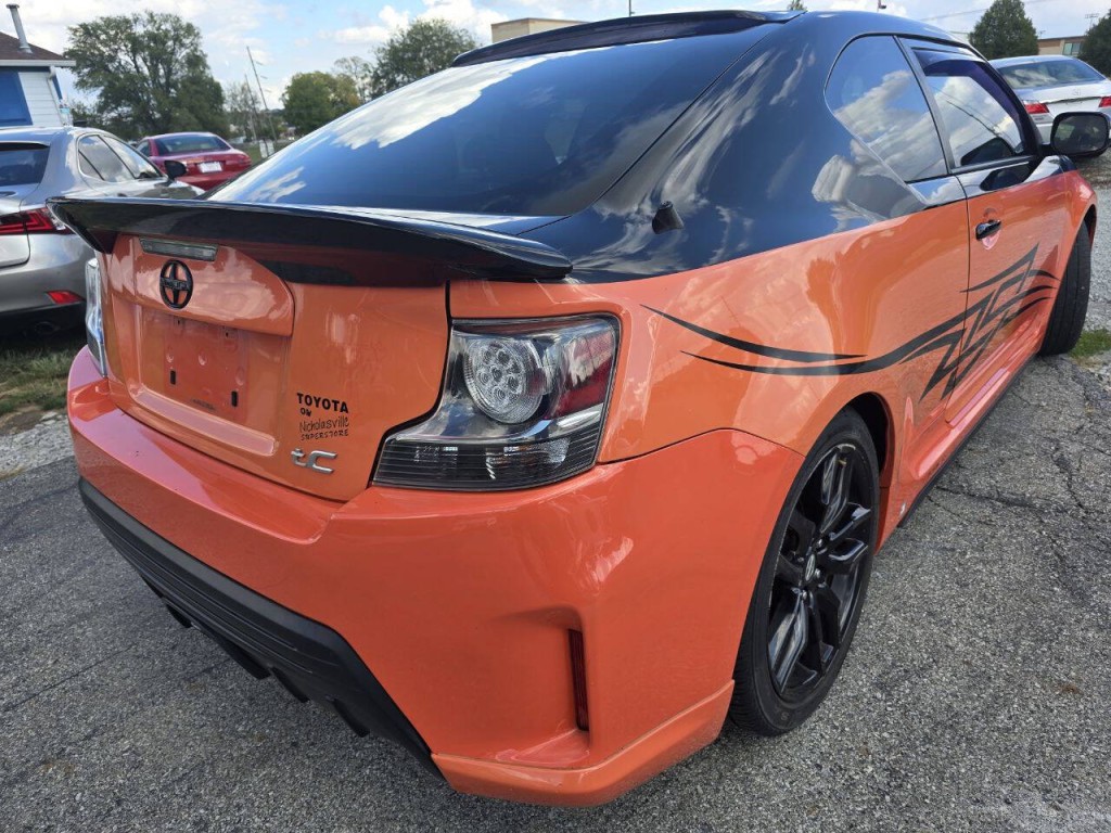 2015 Scion tC Image 5